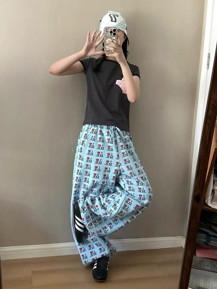 London Gen Z Girl Subculture Y - Street Fashion In London ulasan dan harga